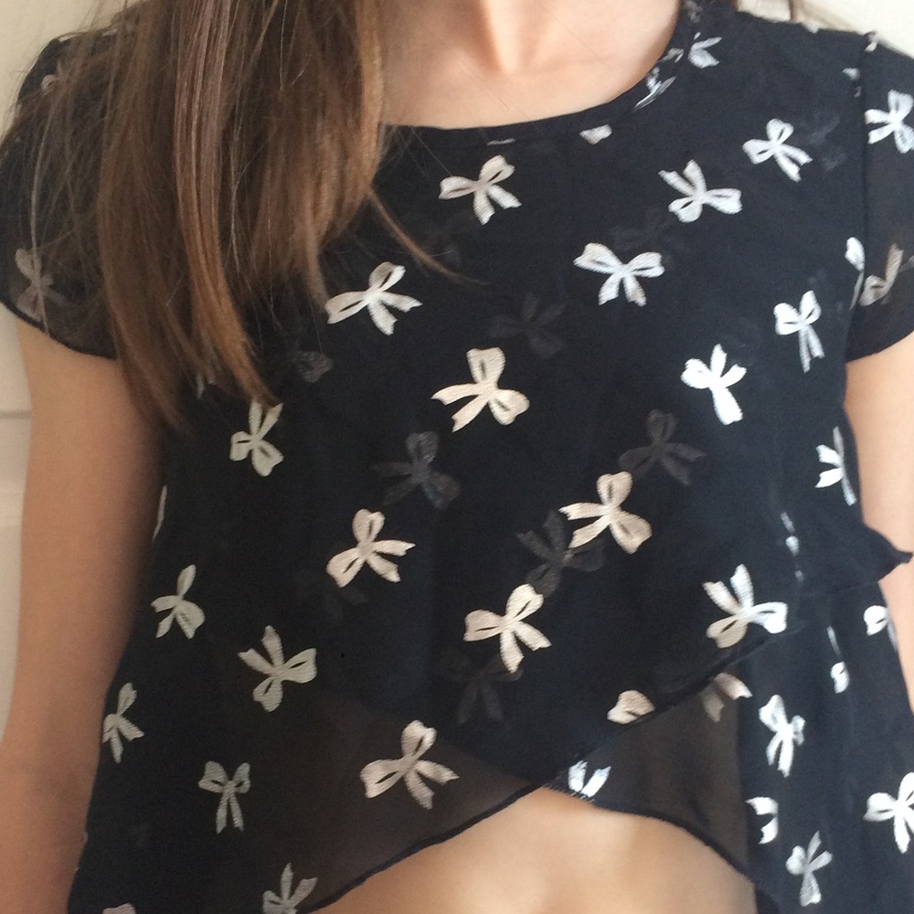 Bow cropped top